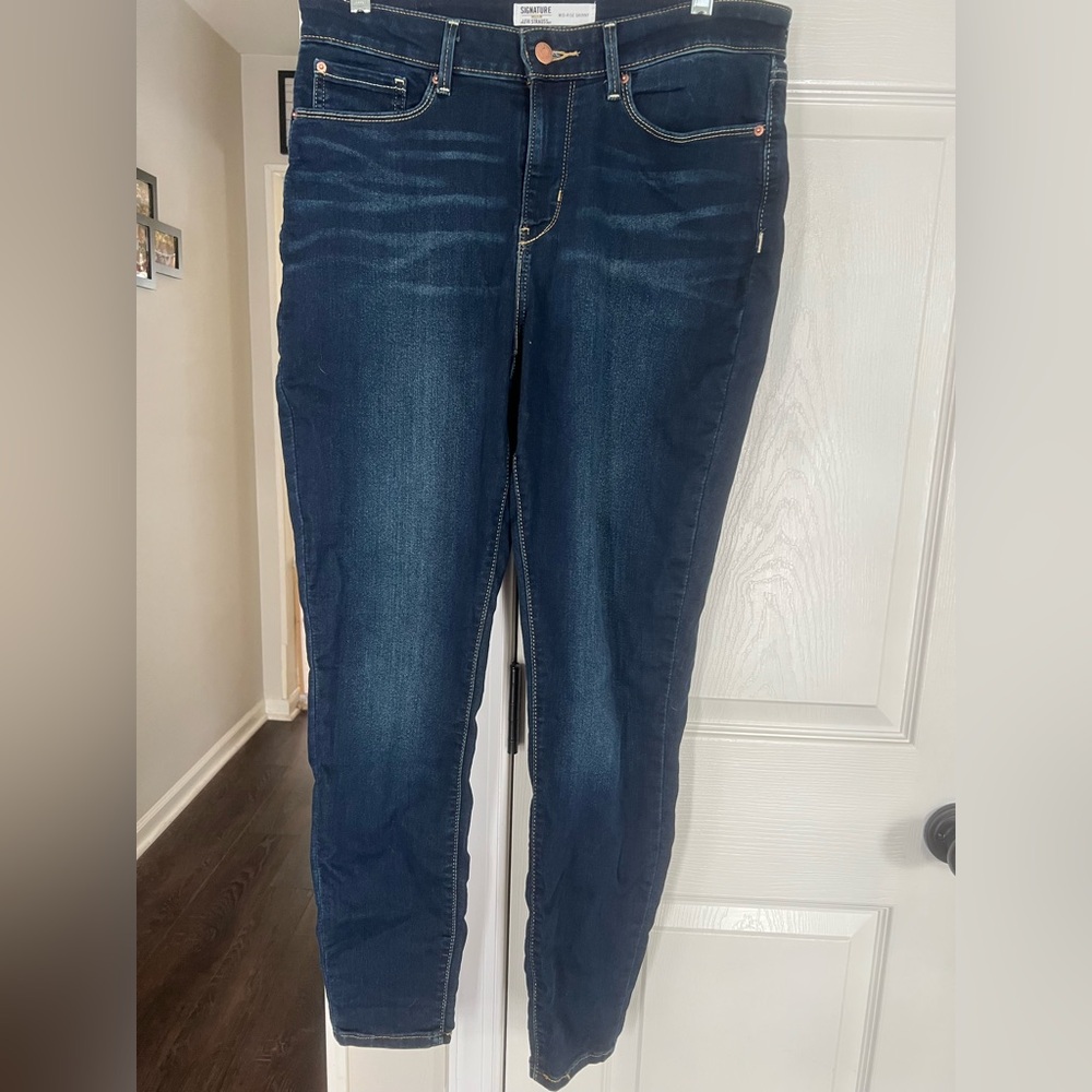 Signature by Levi Strauss Women's Dark Indigo Skinny Jeans